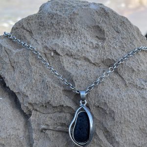 Collar Acero Inoxidable gota de Lava Aromaterapia